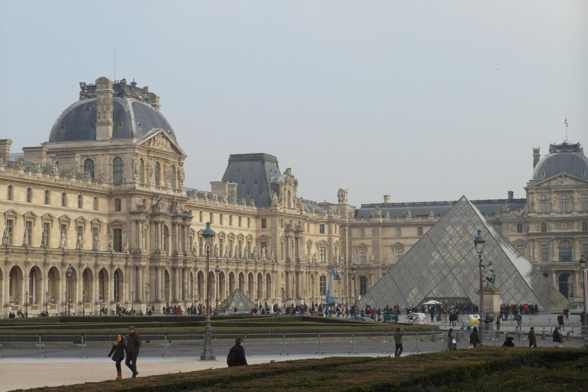 Louvre Parisian Duplex Exterior photo